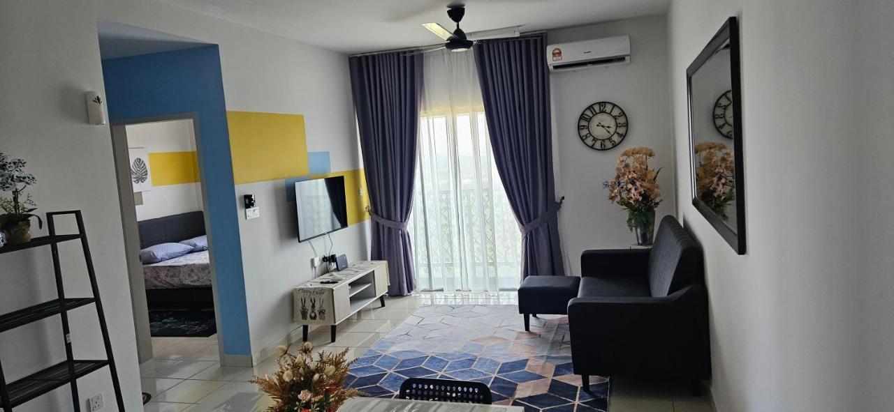 2 Bedroom With Balcony Nearest Klia Apartment *